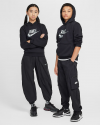 Детска блуза NIKE K NSW CLUB FLC HDY SSNL GFX Детска блуза NIKE K NSW CLUB FLC HDY SSNL GFX