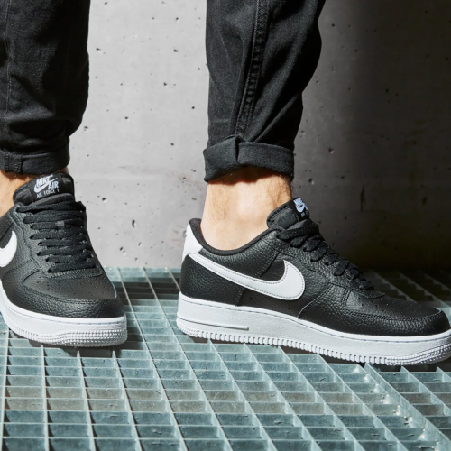 МАРАТОНКИ NIKE AIR FORCE 1 07