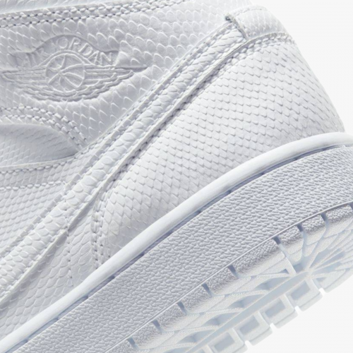 Кецове NIKE WMNS AIR JORDAN 1 MID