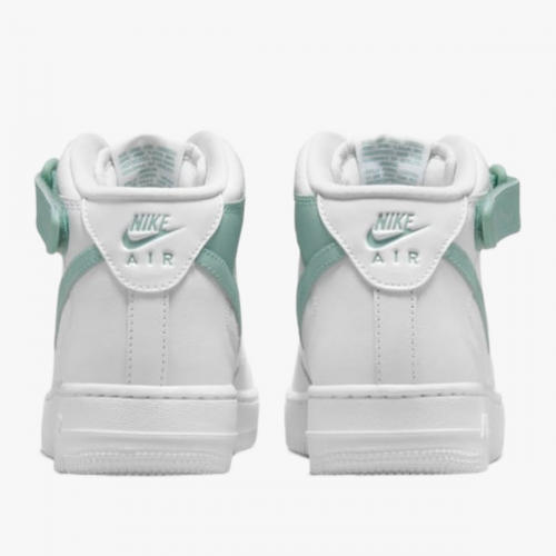 Сникърси NIKE WMNS AIR FORCE 1 07 MID